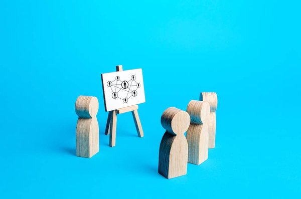 Quelles pratiques pour gérer la transition des employés vers de nouveaux rôles technologiques ?